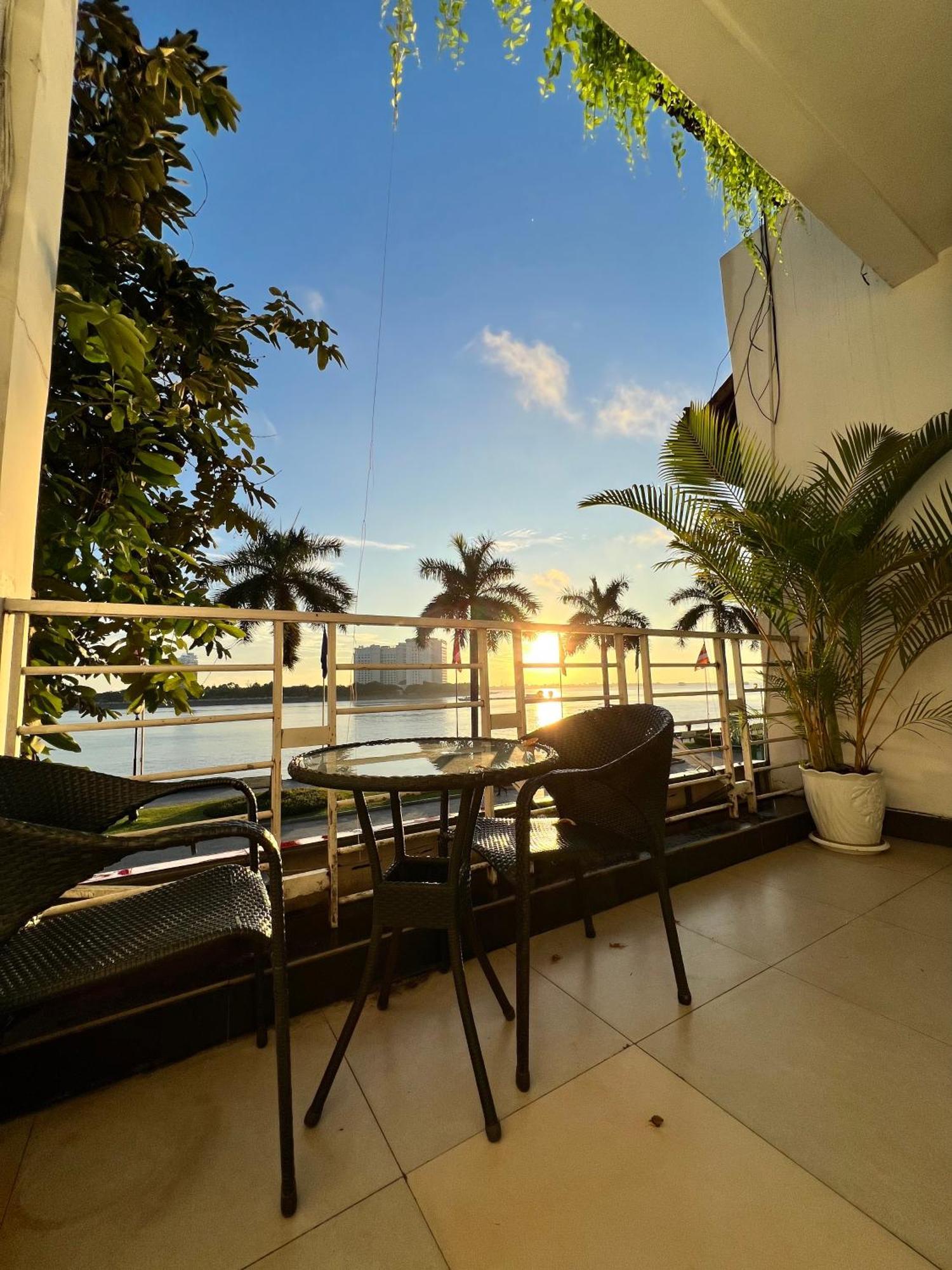 Asiban Quay Boutique Hotel Phnom Penh Exterior foto
